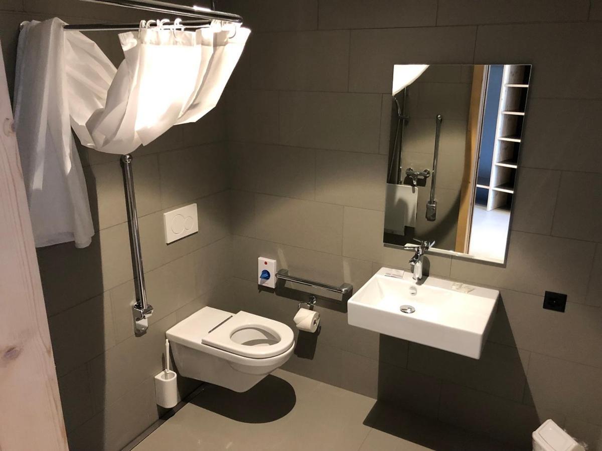 Catrina Hostel Disentis Ngoại thất bức ảnh